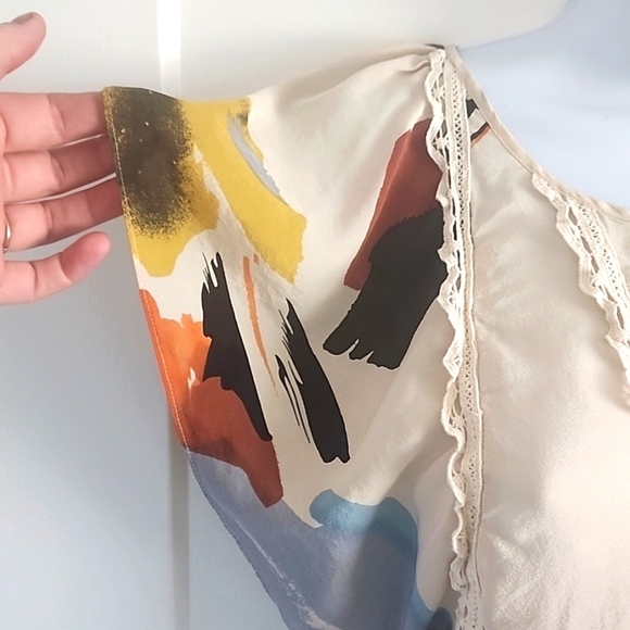 Anthropologie Silk Floral Blouse With Lace Details Size 4 - Picture 4 of 9